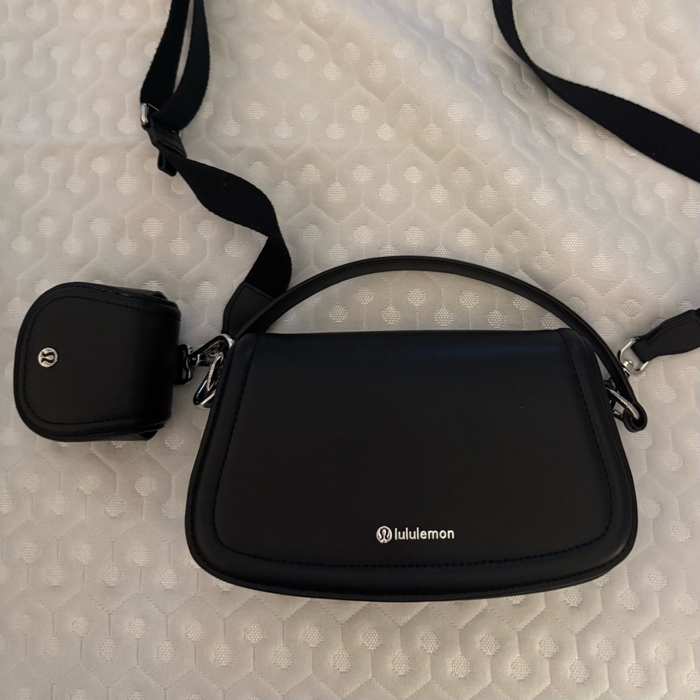 leather alternative crossbody bag 1.5l 